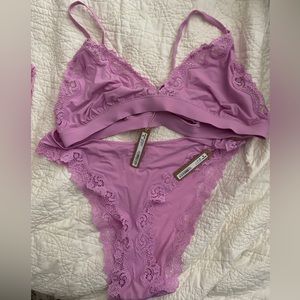 NWT Skims Valentine’s Day Fits Everybody Bra and Tanga Panties